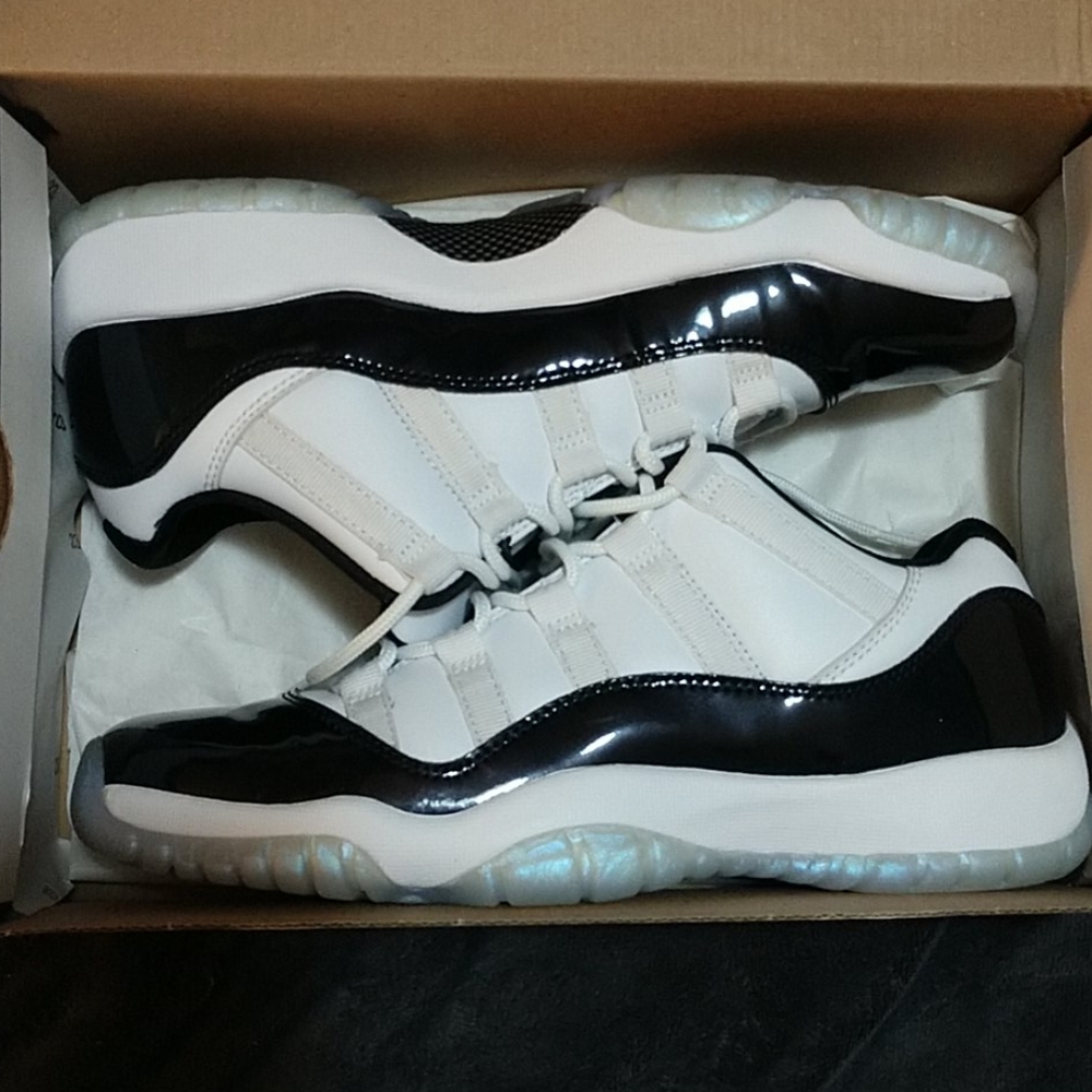 Air Jordan 11 sneakers